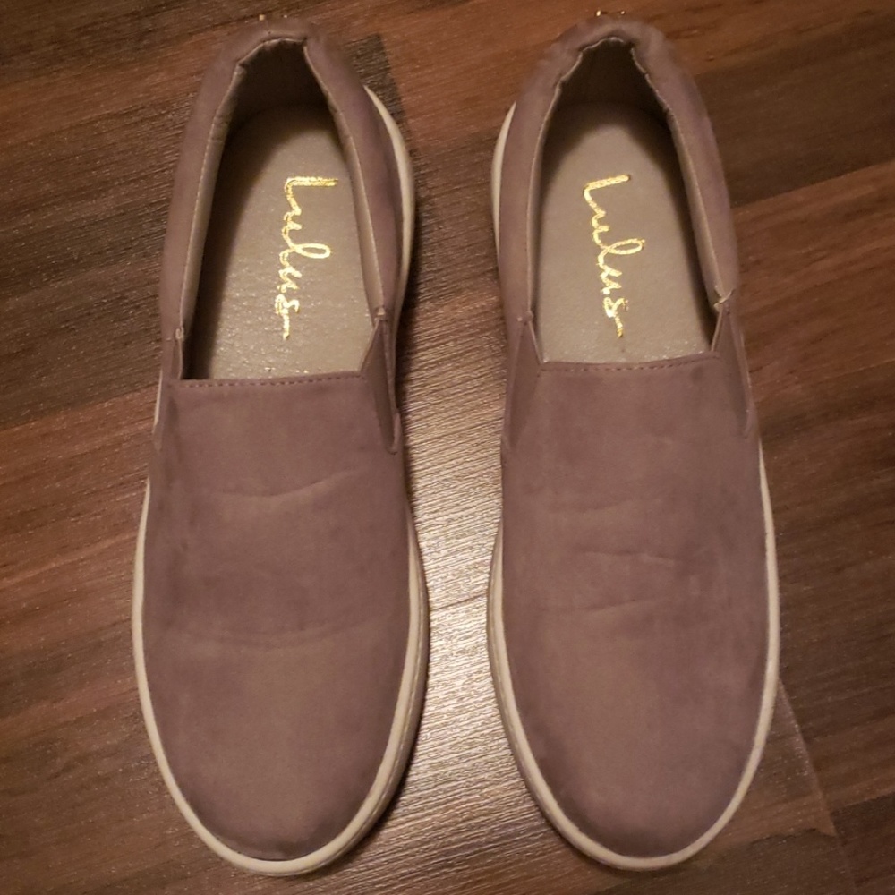 Grey suede platform sneaker from Lulu's sz 5.5